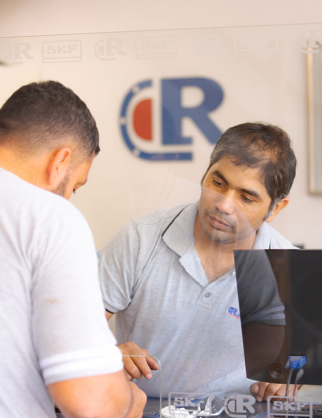 Imagen de obrero sonriendo